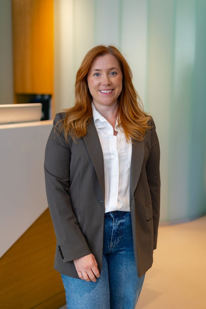 Dr. Georgiana Loghin