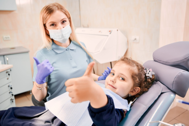 copil-la-dentist-prima-vizita-la-stomatolog